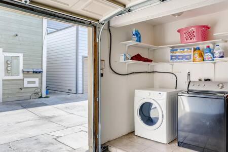 Awesome 3Br 2Bth 1 Block To Beach C2 Newport Beach Exteriör bild